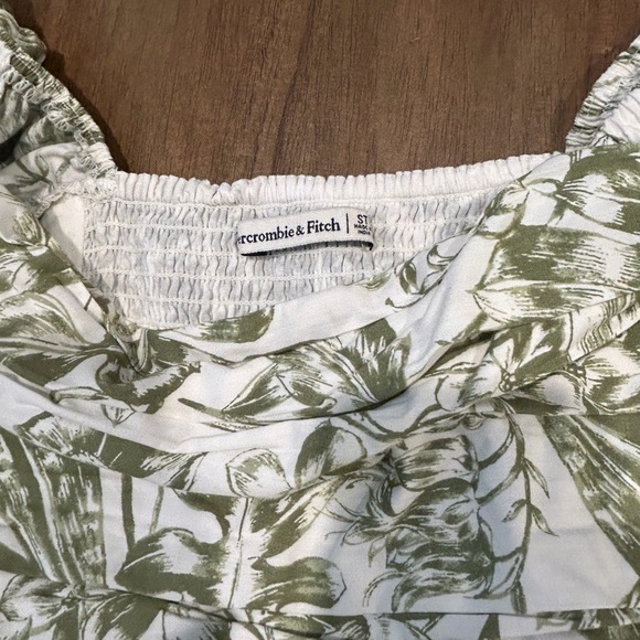 Abercrombie Women’s Emerson Poplin Puff Sleeve Floral Green and White Mini Dress - Picture 2 of 6